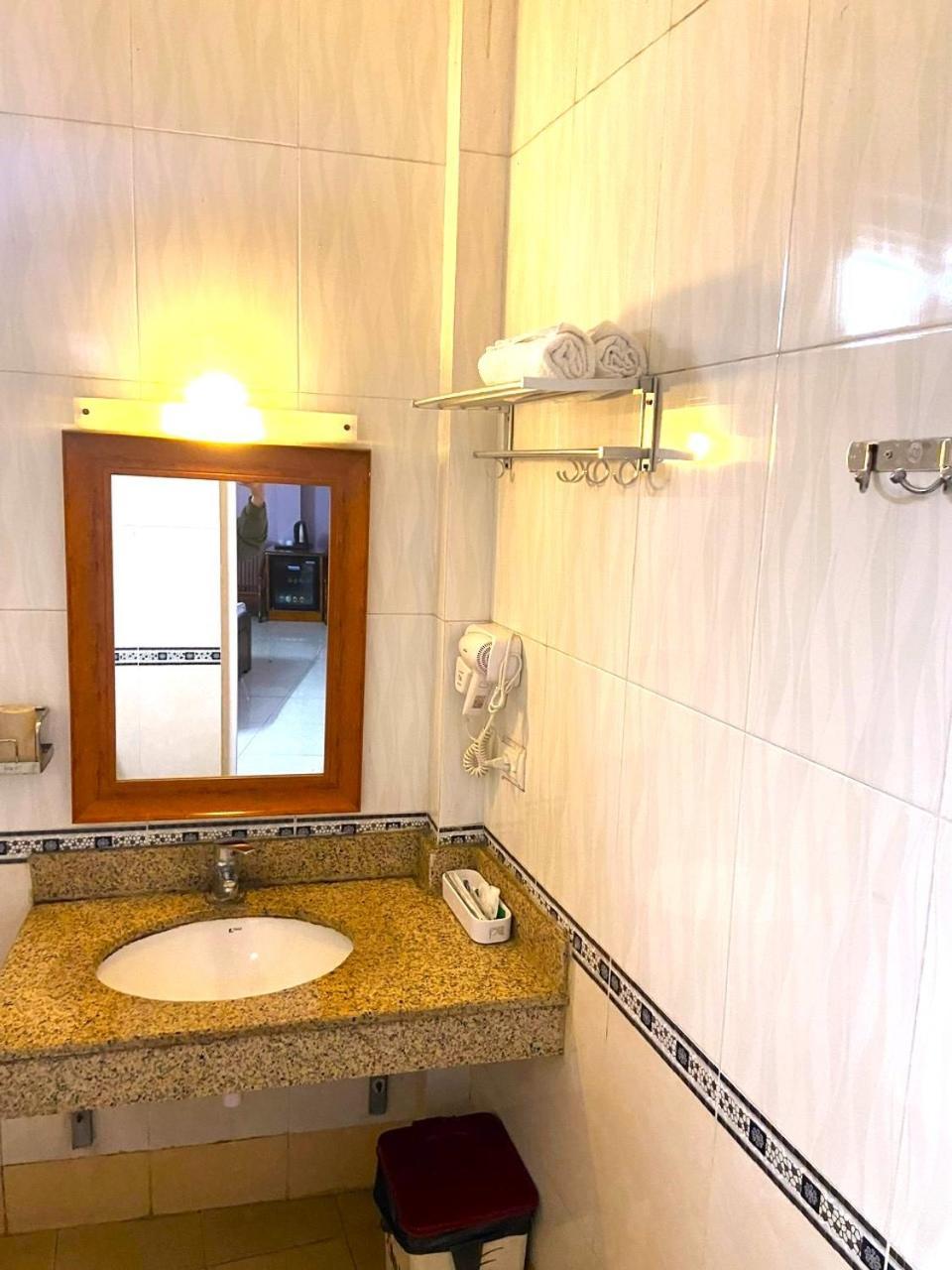 Hong Ha Airport Hotel Thach Loi Luaran gambar